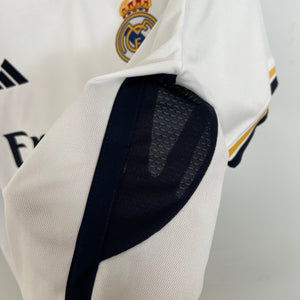 Camisa do Real Madrid - Uniforme 1 - 23/24 - VINI JR. 7 + PATCHS