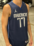 Camisa do Dallas Mavericks 2023 - Uniforme 1 - 77 Doncic