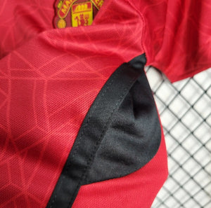 Kit Infantil do Manchester United 23/24