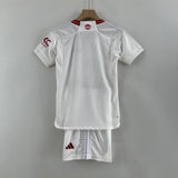 Kit Infantil do Manchester United 23/24