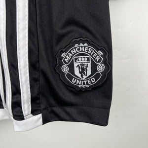 Kit Infantil do Manchester United 23/24