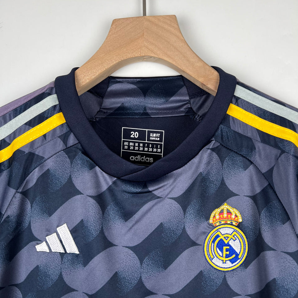 Kit Infantil do Real Madrid 23/24 - uniforme 2