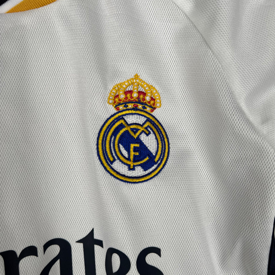 Kit Infantil do Real Madrid 23/24 - uniforme 1