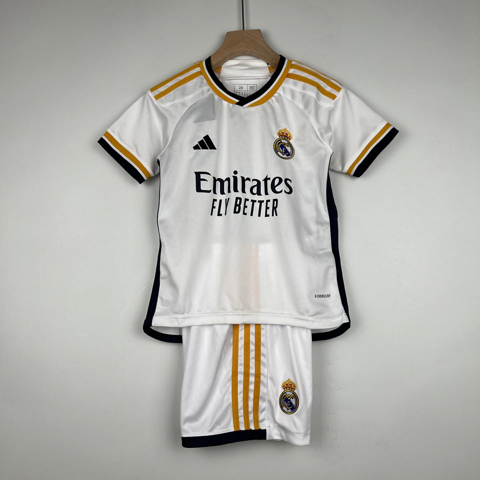 Kit Infantil do Real Madrid 23/24 - uniforme 1